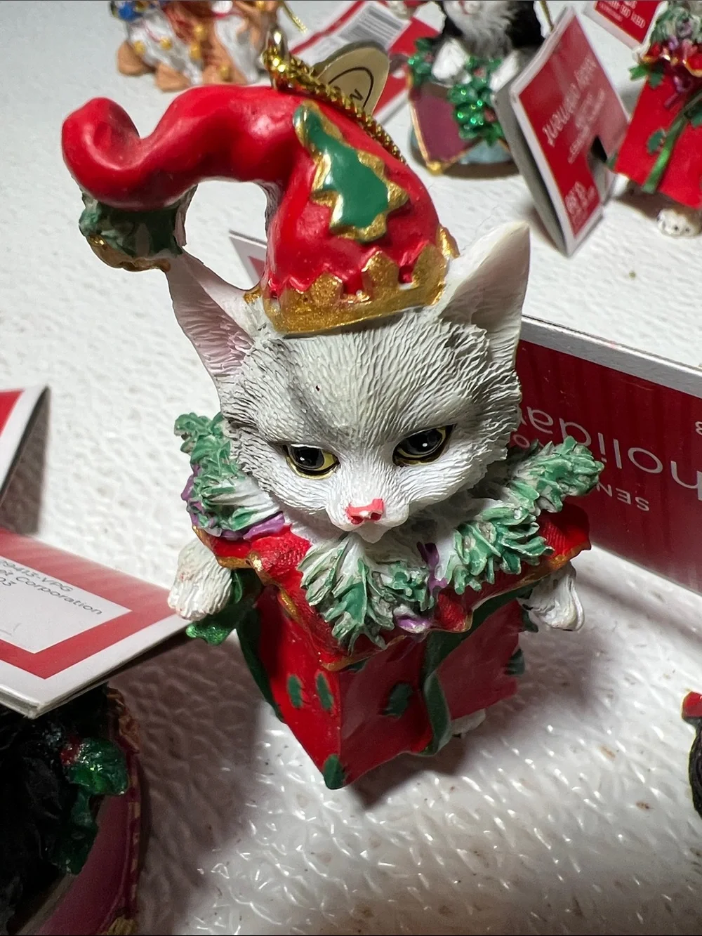 Sentimental Memories Holiday 6 Cats & 2 Dogs Figurine Ornaments - Resin New